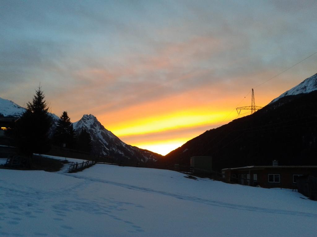 Haus Mattle Leilighet Pettneu am Arlberg Eksteriør bilde